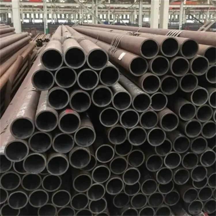 Saldırılmış karbon çelik dikişsiz boru borusu ST37 C45 A106 Gr.B A53 20# 45# Q355B