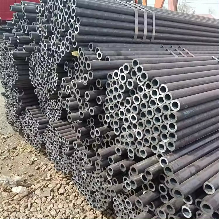 Yüksek basınçlı karbon çelik boru St37 St52 A106b Petrol ve gaz dikişsiz çelik karbon boru